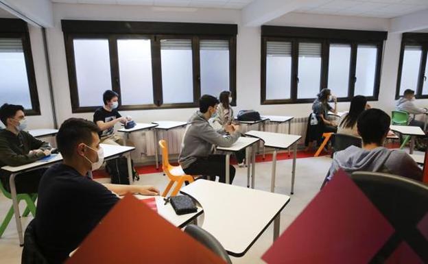 Los directores de Secundaria estallan contra Educación: «Así no, señora consejera»