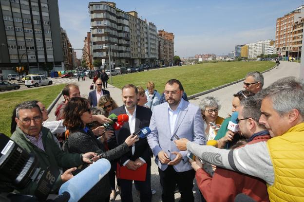 Ábalos se fija como meta que obras como el plan de vías las asuman ayuntamientos y comunidades