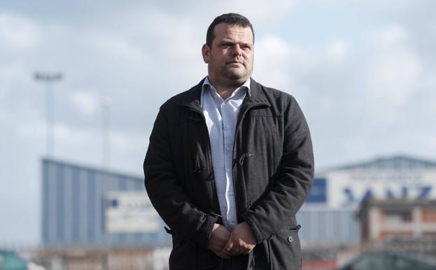 Un concejal del PP de Navia denuncia ante la Guardia Civil una agresión de la pareja de una edil socialista de Coaña