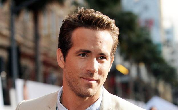 Ryan Reynolds ofrece 5.000 dólares a quien encuentre este peluche