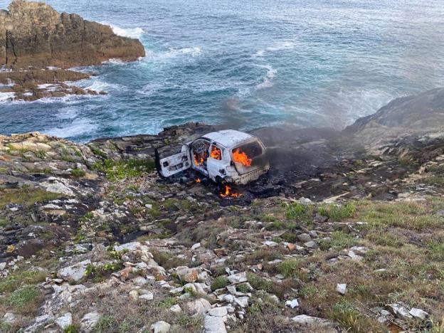 Fallece una vecina de Lugo de 52 años al caer su coche por un acantilado en Tapia