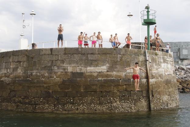 La otra cara de Gijón: un paseo en barco para un punto de vista diferente