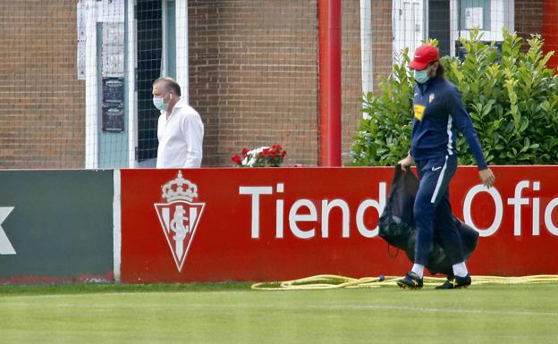 El Sporting, pendiente del protocolo de la Liga para organizar los posibles partidos de pretemporada