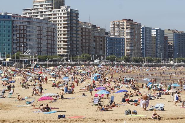 Tiempo en Asturias | Las temperaturas rozarán hoy los 40 grados y está activada la alerta amarilla