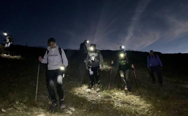 Una ruta nocturna para conocer los secretos de Fuentes de Invierno