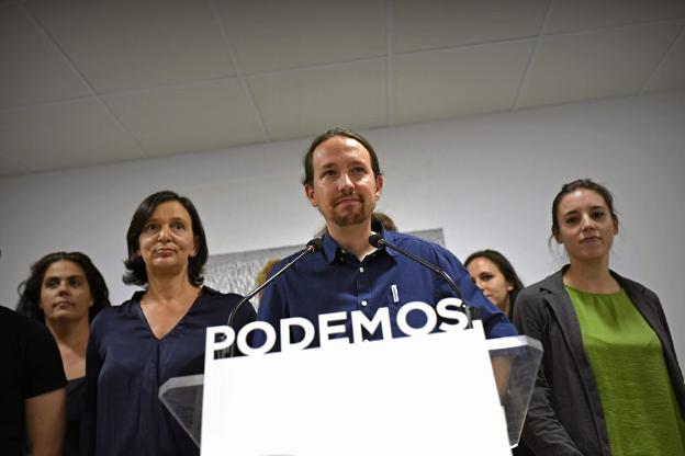 Pablo Iglesias: «Güei ye un día pertriste. Nun vamos escaecete, collacia»