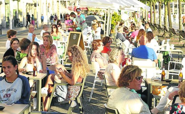 «Da gusto estar en una terraza junto al Puerto Deportivo»