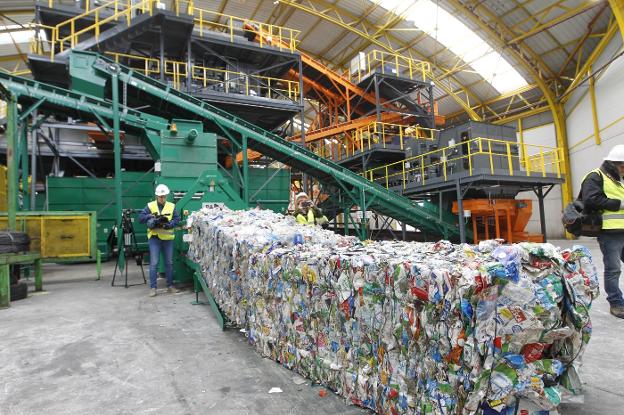 Avilés debería reciclar 9.700 toneladas más al año para cumplir el 50% que exige la UE