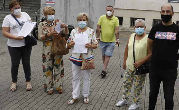 Ocho colectivos de vecinos de Langreo exigen la apertura de todos los consultorios
