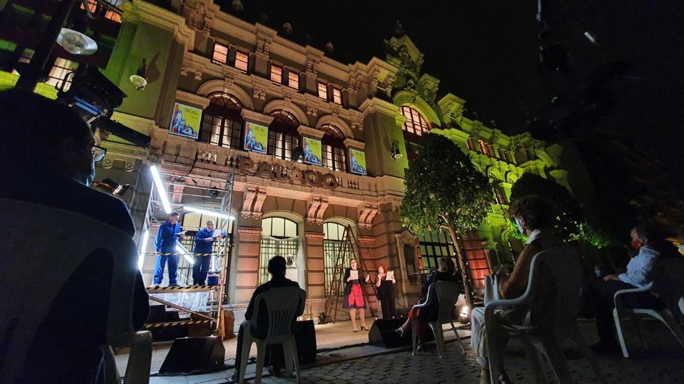 Una gala ilumina el centenario del Palacio Valdés