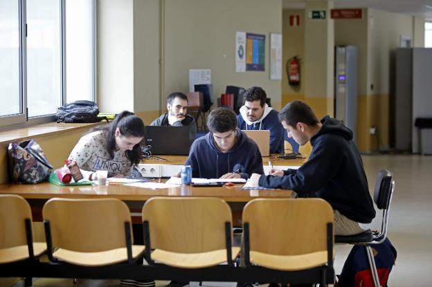 La Politécnica pedirá a sus 3.000 alumnos que acudan con un 'kit' de desinfección a clase