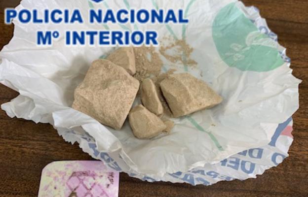 Desmantelan un punto de venta de heroína en El Llano