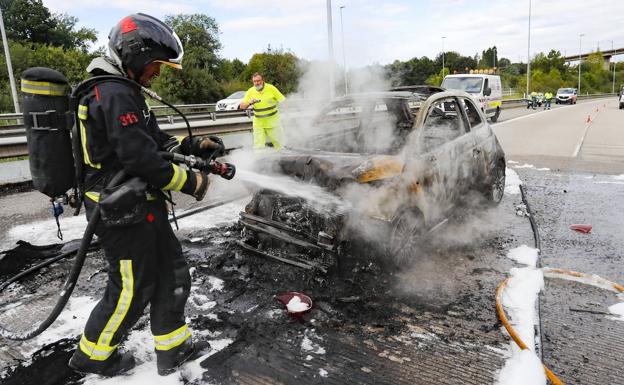 Tres heridos en un accidente entre dos vehículos en la 'Y'