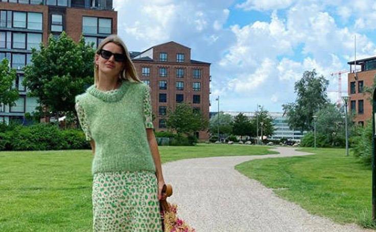 El nuevo look de Nuria Roca que dará un giro a tus estilismos con chaleco y vestido