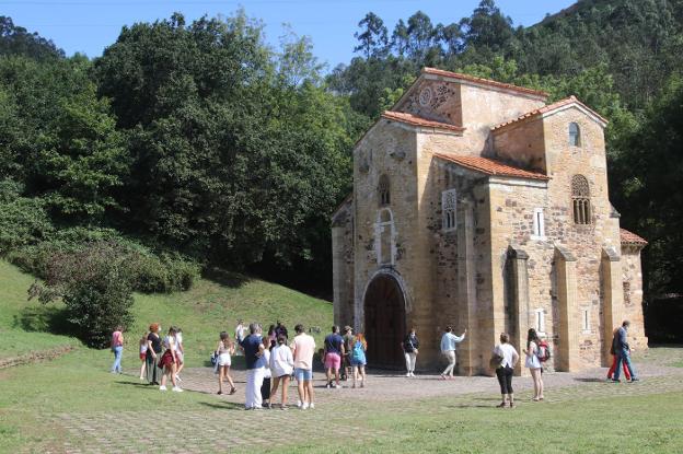 El Naranco, lleno de turistas y pendiente de mejoras