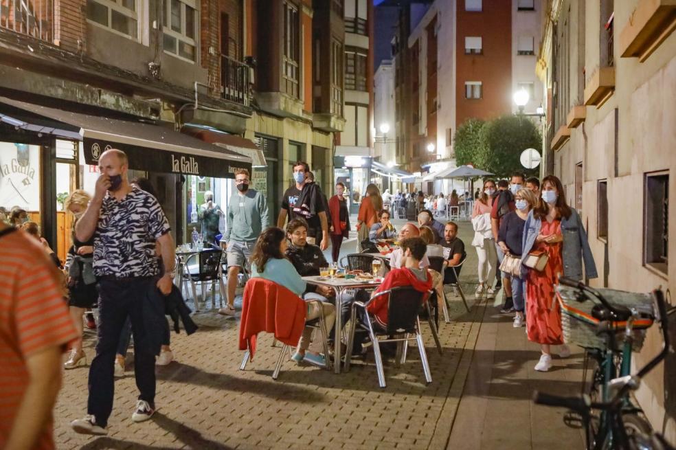 Coronavirus en Asturias | «Cierran el ocio de noche, pero la playa se llena»