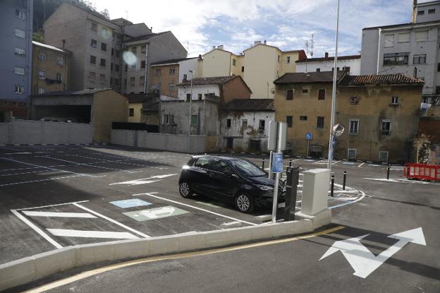 Mieres estrena un aparcamiento de 50 plazas