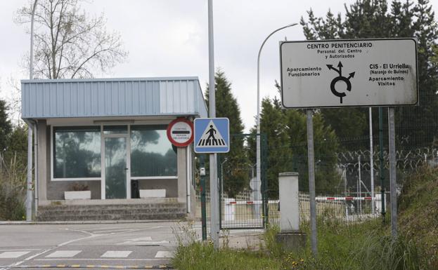 La cárcel de Asturias levanta el aislamiento de dos de sus módulos tras dar negativo en coronavirus cuatro internos