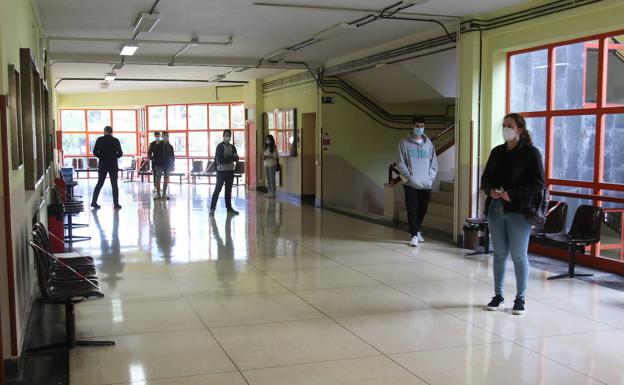 El 39 % de las ofertas de trabajo en Asturias son para universitarios