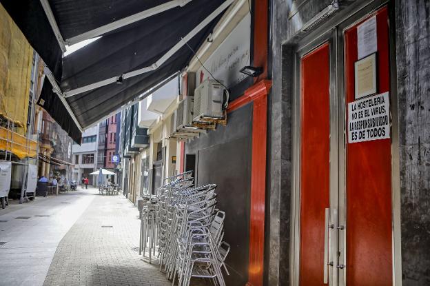 El TSJA deniega la petición de los hosteleros asturianos de suspender el cierre de bares a la una