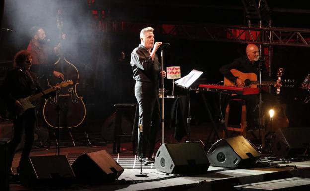 Loquillo se disculpa por increpar a un vigilante de seguridad en un concierto