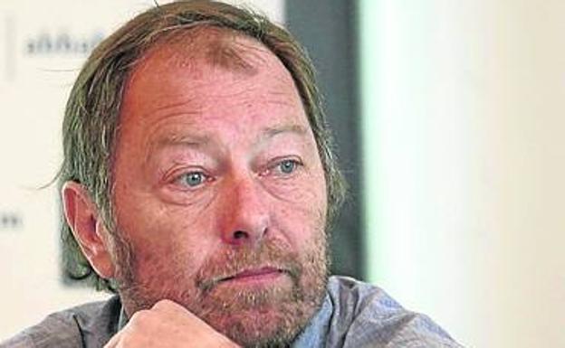 Holm-Detlev Köhler: «Las empresas que no participen en la formación dual deberían ser sancionadas»