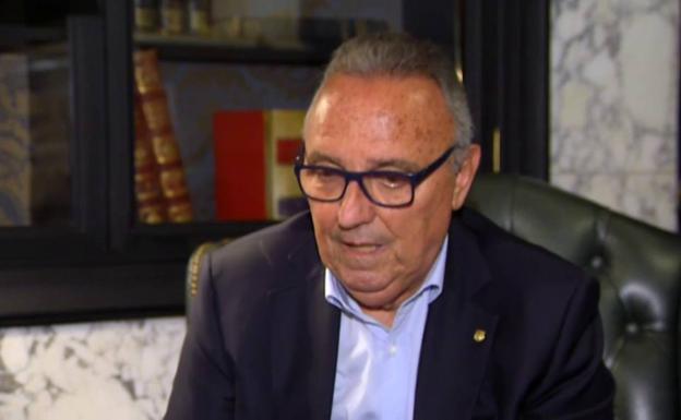 Joan Gaspart: «Pido a Messi de rodillas que se quede, pero sí no, que no se perdone ni un euro»
