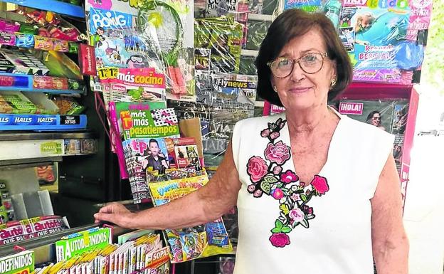 «Como me obliguen a cobrar un chupa-chups con tarjeta, cierro y me jubilo»