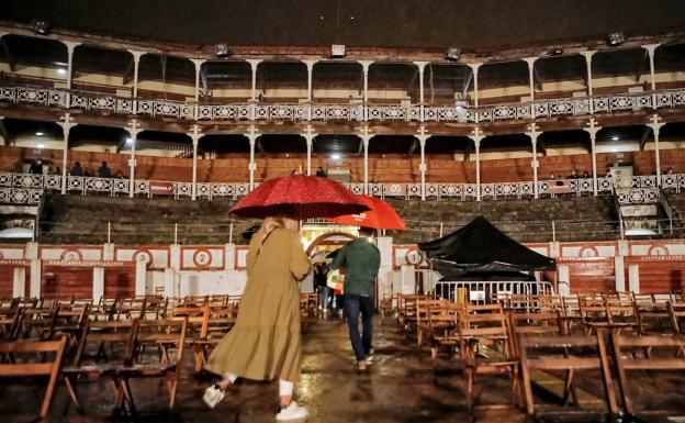 La lluvia da al traste con la noche de Los Testigos