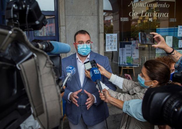 Barbón: «Cuando se planificó el curso había cero contagios al día; ahora, cuarenta»
