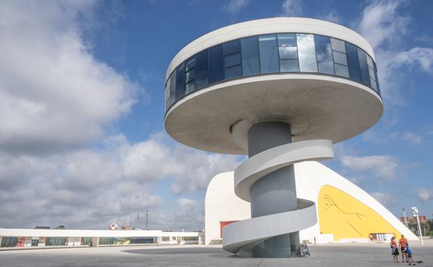 Avilés programa una semana repleta de exposiciones y visitas guiadas