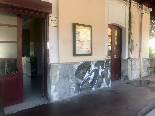 Los usuarios de las estaciones de Feve reclaman más vigilancia