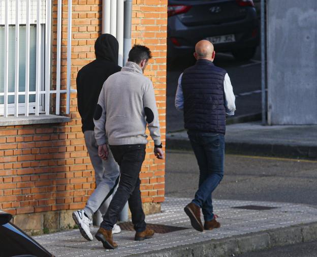 Identifican a los secuestradores de un gijonés en un polígono de Carreño