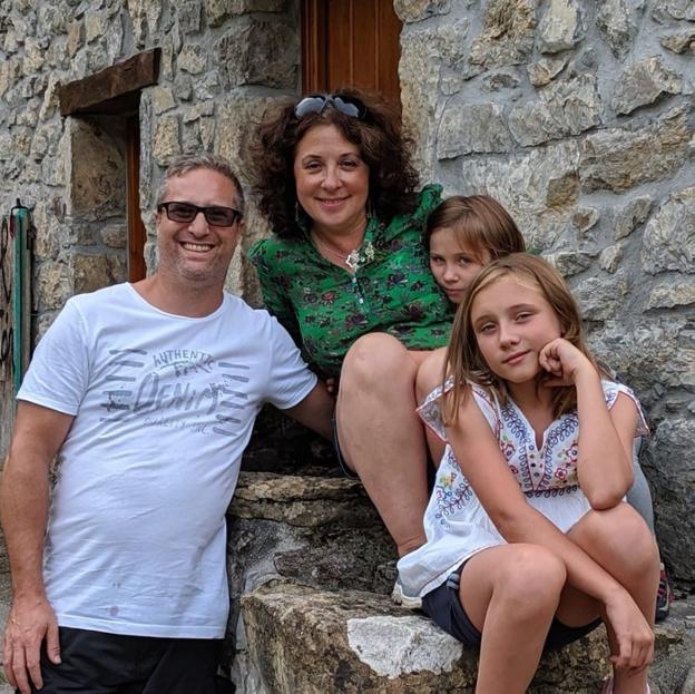 De Bristol a Ribadesella para dar vida al pueblo deshabitado de Tresmonte