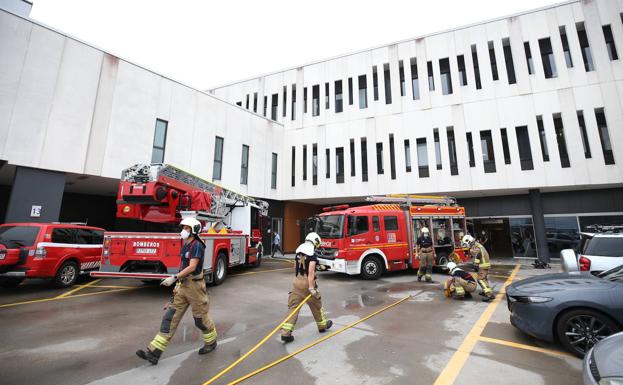 Sofocan un incendio declarado en un laboratorio del HUCA