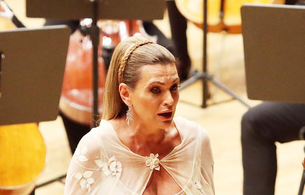 Ainhoa Arteta acusa al concejal de Cultura de «boicotear» su concierto en el Auditorio