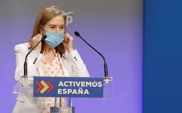 Ana Pastor acusa en Oviedo al Gobierno de «quitarse de en medio» a la hora de planificar la vuelta al colegio