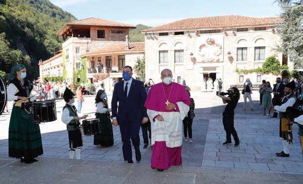 Sanz Montes destaca la gestión de Asturias en una pandemia con «mentiras»