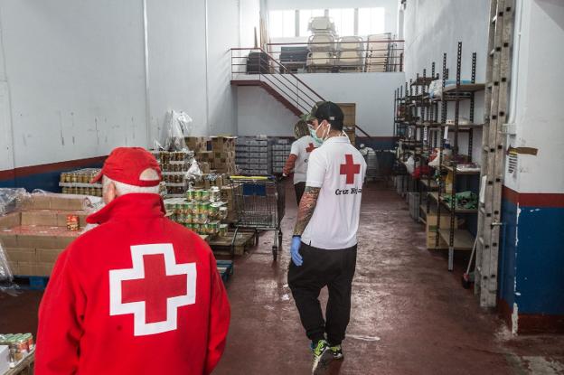 2.650 familias han sido atendidas por Cruz Roja en Avilés desde el inicio de la crisis de la covid