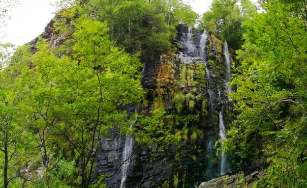 Tres rutas para disfrutar del senderismo y la montaña este fin de semana