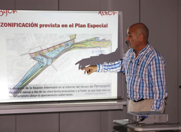 Llevar la intermodal a Moreda dejaría suelo para equipamientos