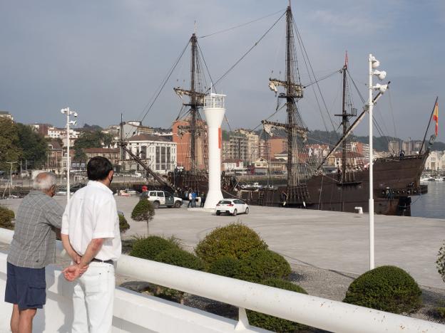 El galeón 'Andalucía' recala por primera vez en Avilés