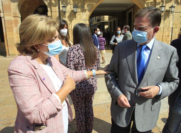 Las tres administraciones se unen para condenar la violencia de género