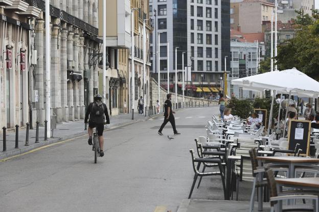 El Ayuntamiento de Gijón habilitará un carril a 20 por hora en Claudio Alvargonzález para vecinos y mercancías