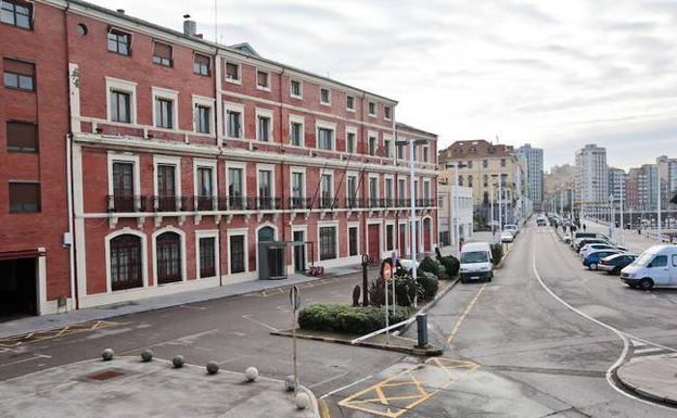 El TSJA obliga a El Musel a valorar una oferta de 2018 para comprarle su antigua sede