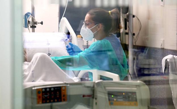 Coronavirus | Asturias prevé «el incremento de ingresos en UCI y fallecimientos» que ya se da en otras comunidades