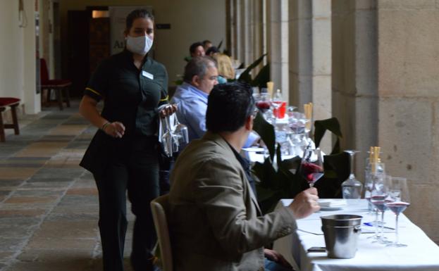 Más de 120 vinos compiten en el certamen Atlantic que ideó Juan Manuel Redondo