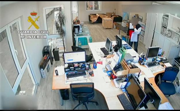 La Guardia Civil desmantela un grupo criminal dedicado al 'hurto al descuido' en empresas de Siero