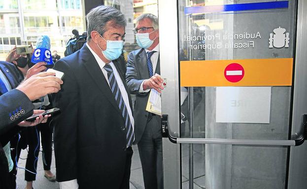 Cascos asegura que pactó su sueldo con el partido para mantener su poder adquisitivo