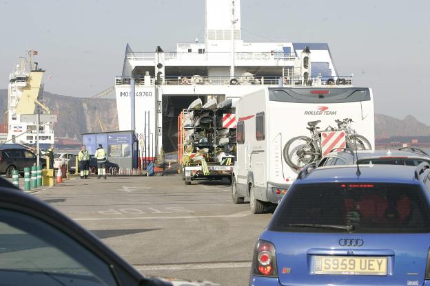 La Universidad de Oviedo estima que los turistas de la autopista del mar dejarían 4 millones al año